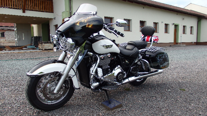 Triumph Thunderbird LT (6x9 Fairing + Strong Hardbags)
